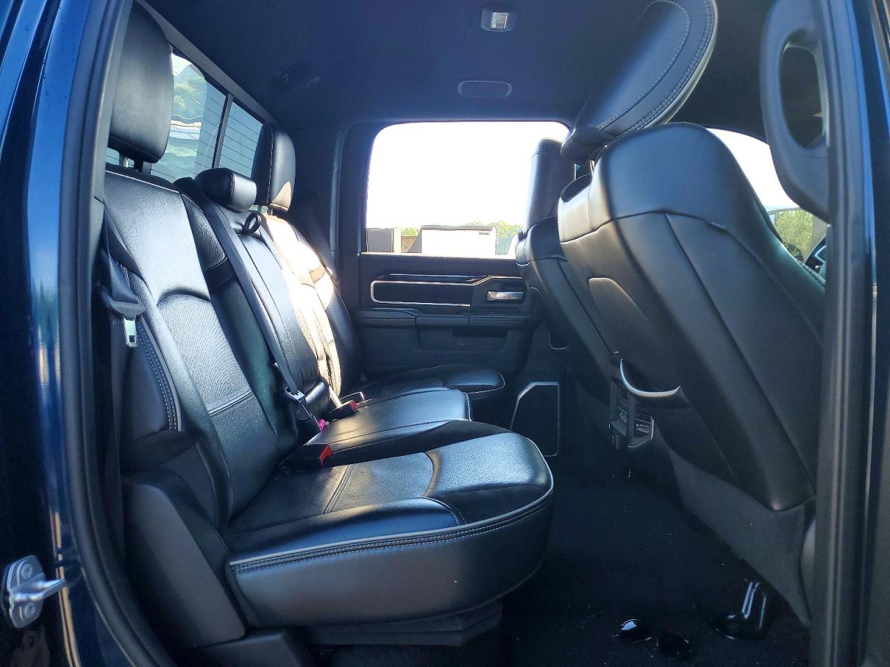 2020 RAM 3500 LARAMIE photo 28