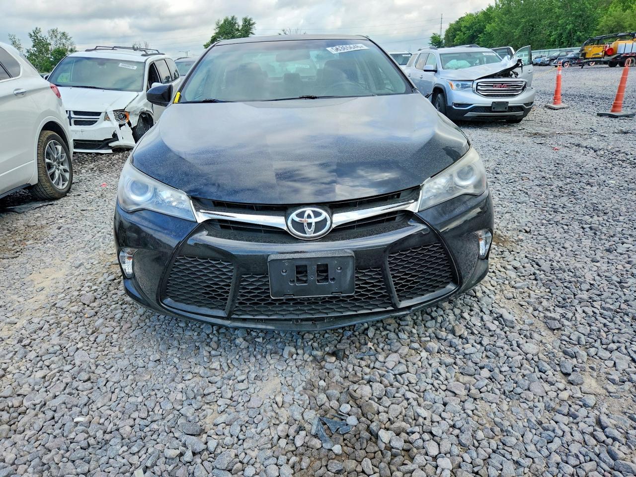2017 TOYOTA CAMRY SE photo 9