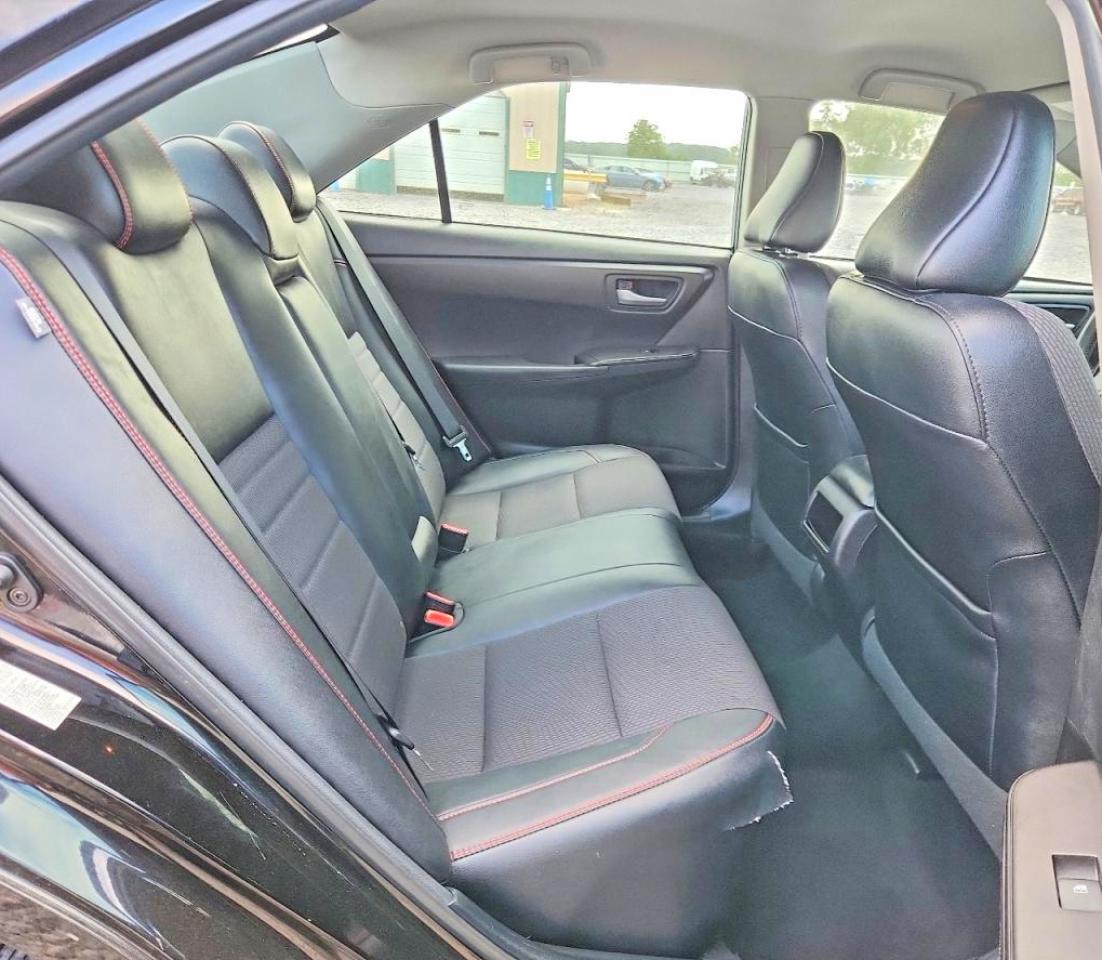 2017 TOYOTA CAMRY SE photo 19