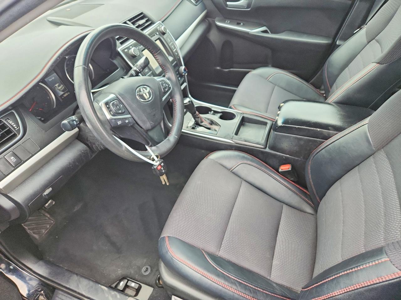 2017 TOYOTA CAMRY SE photo 13