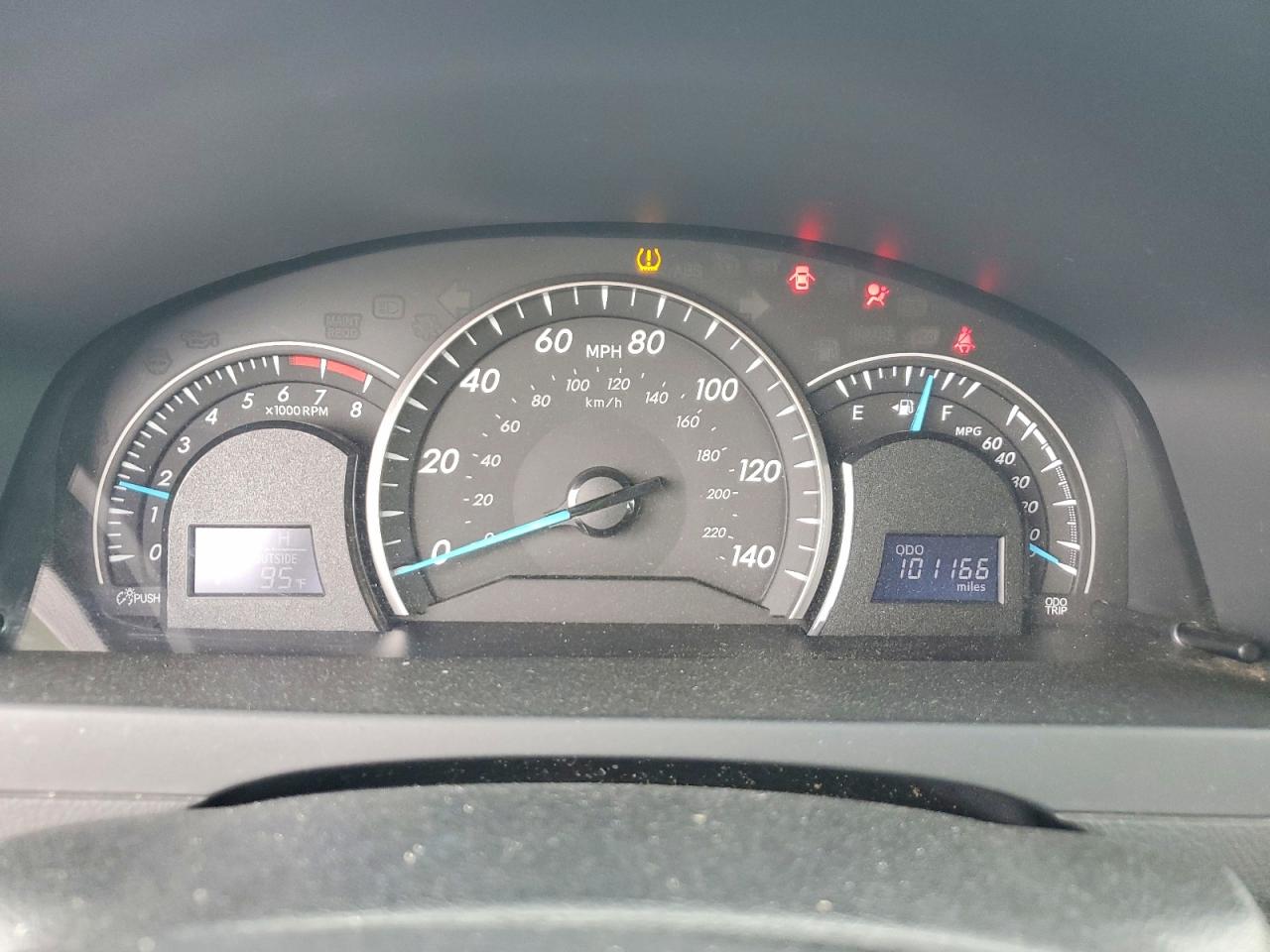 2012 TOYOTA CAMRY LE photo 17