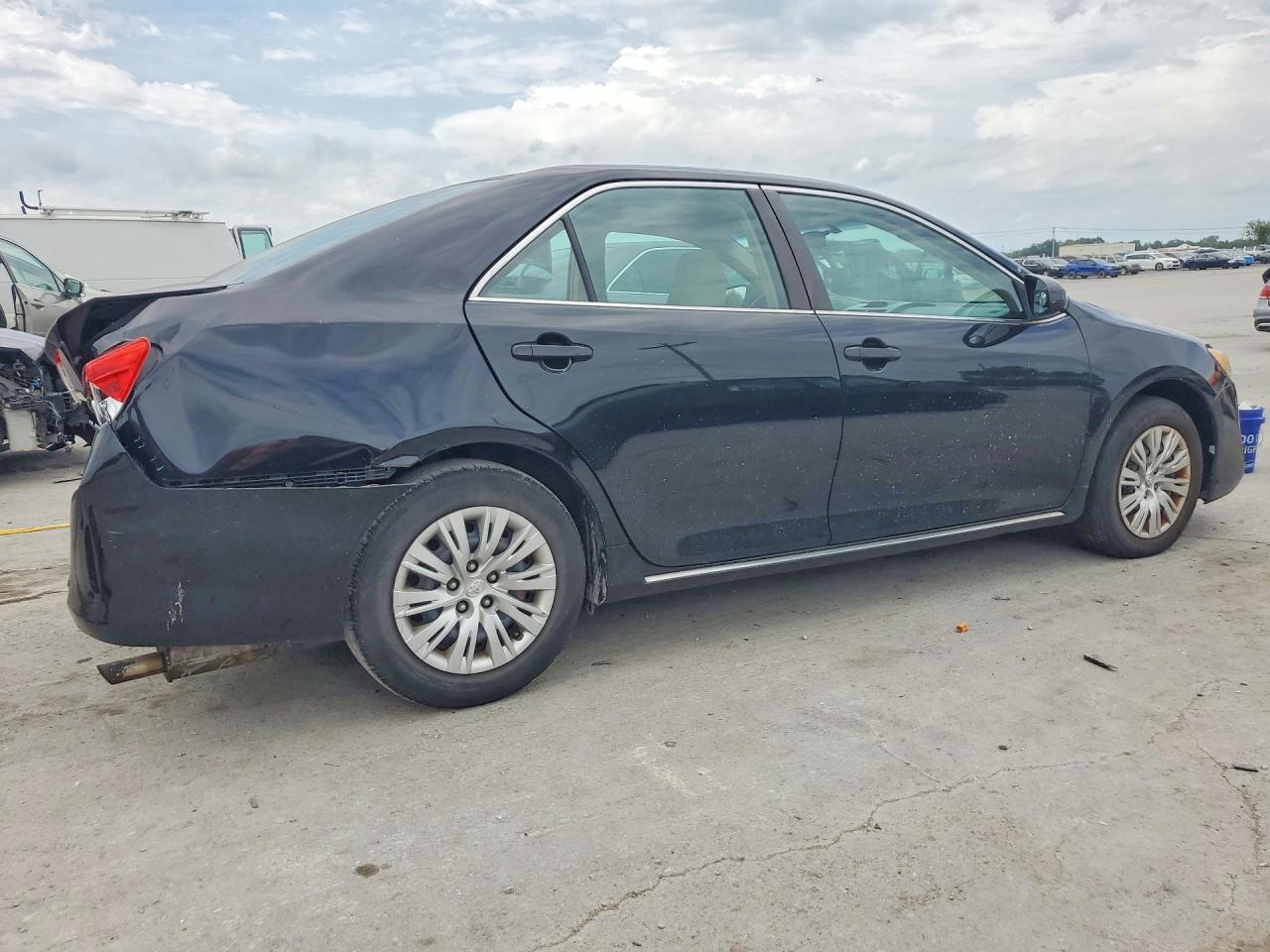2012 TOYOTA CAMRY LE photo 5