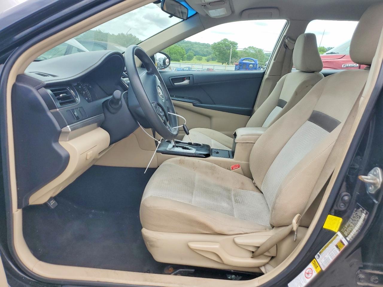 2012 TOYOTA CAMRY LE photo 13