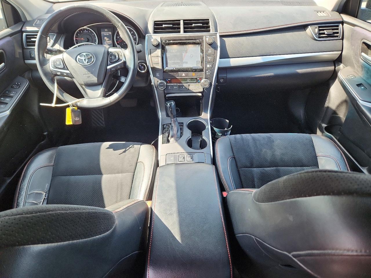 2015 TOYOTA CAMRY XSE photo 8
