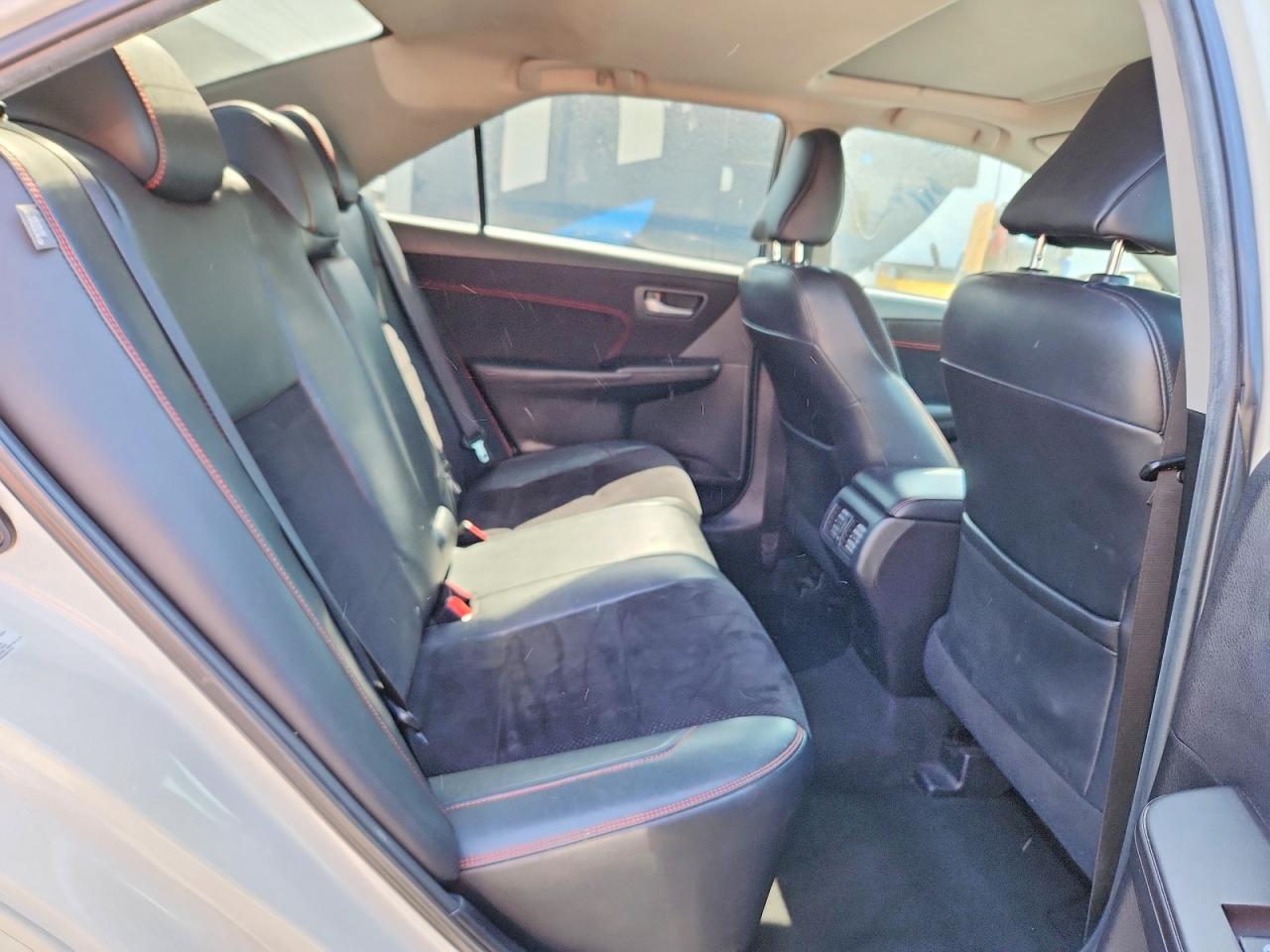2015 TOYOTA CAMRY XSE photo 10