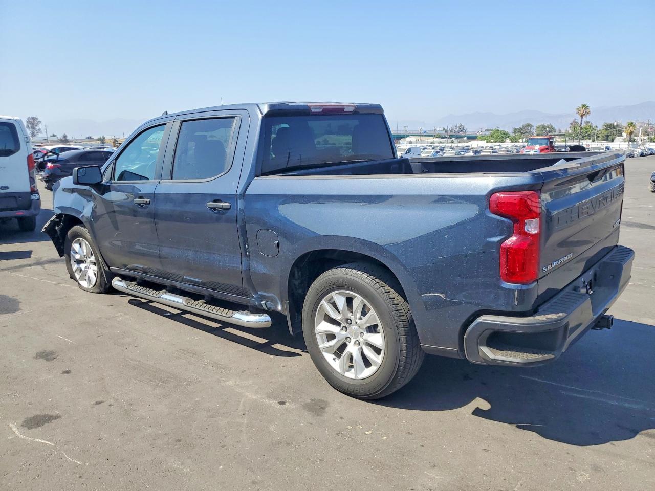 2020 CHEVROLET SILVERADO C1500 CUSTOM photo 3