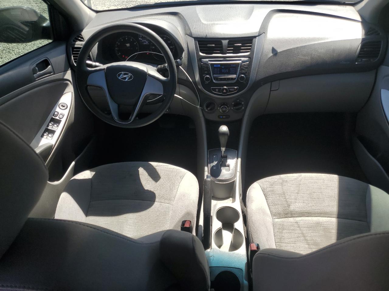 2016 HYUNDAI ACCENT SE photo 8