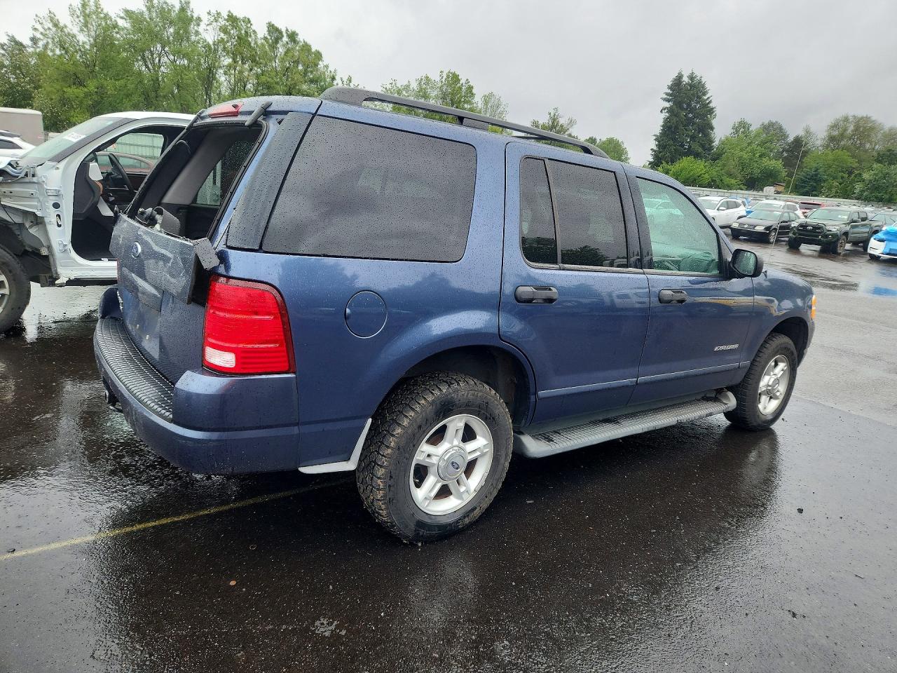 2004 FORD EXPLORER XLT photo 3