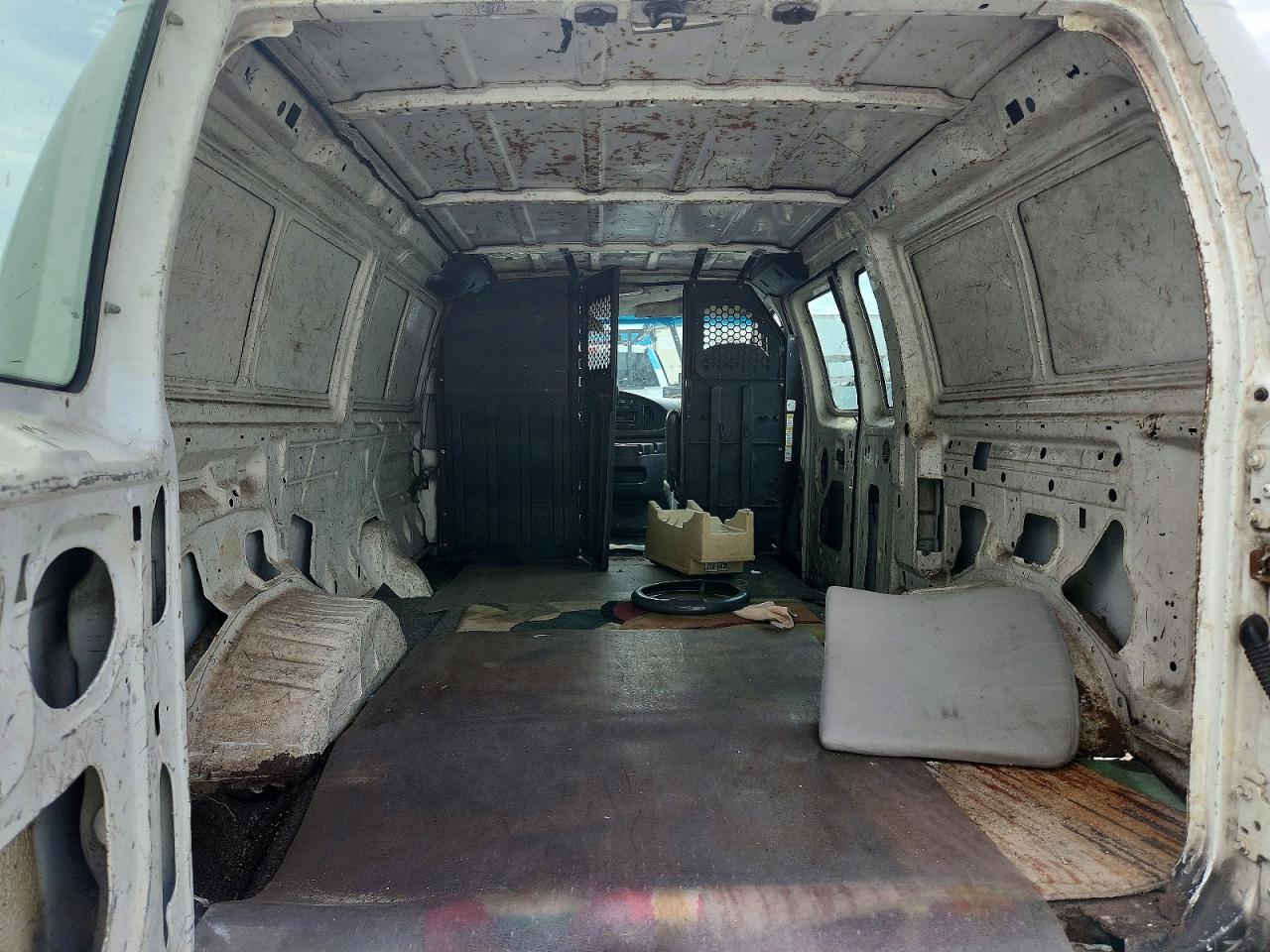 2006 FORD E250 DELIVERY VAN photo 10