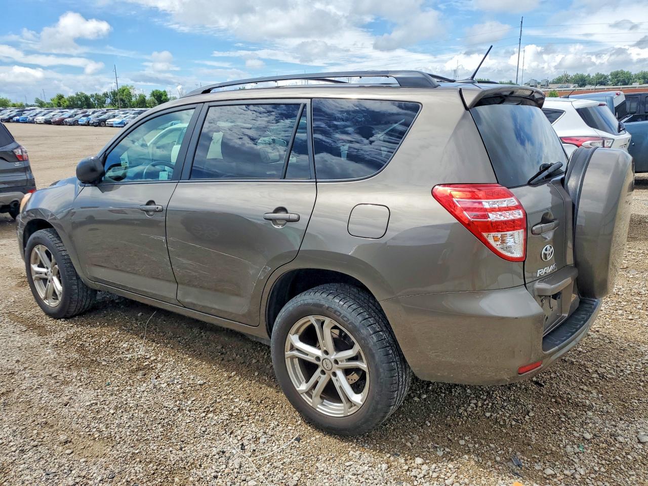 2011 TOYOTA RAV4 BASE photo 3