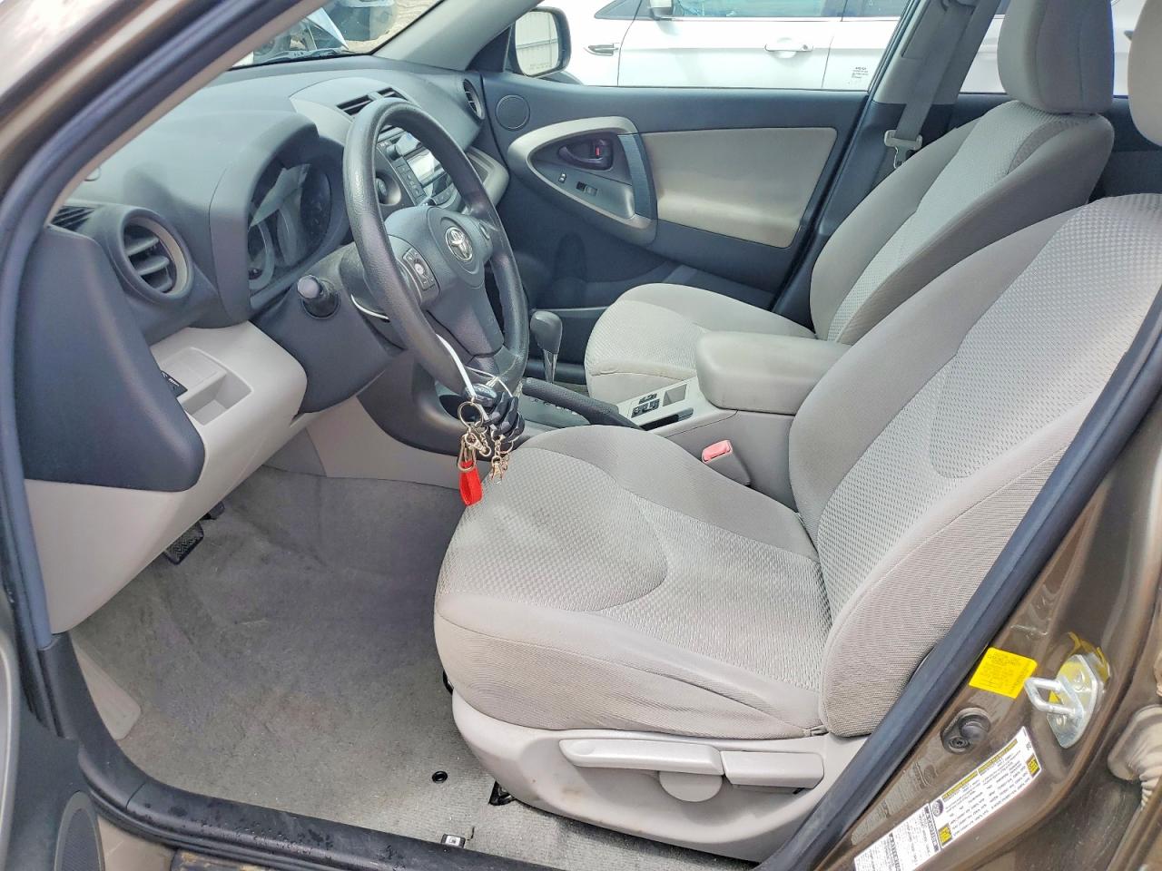 2011 TOYOTA RAV4 BASE photo 13