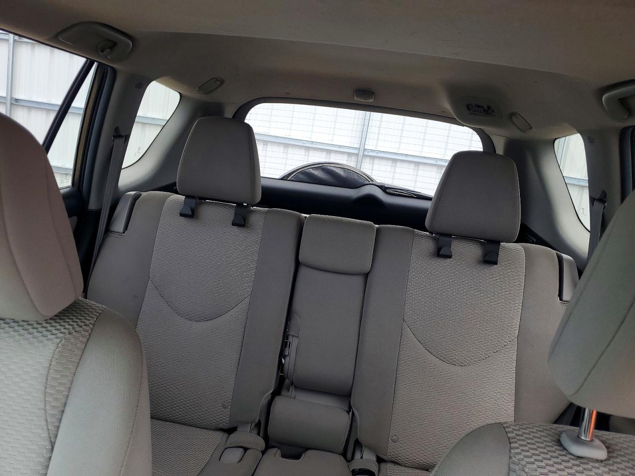 2011 TOYOTA RAV4 BASE photo 19