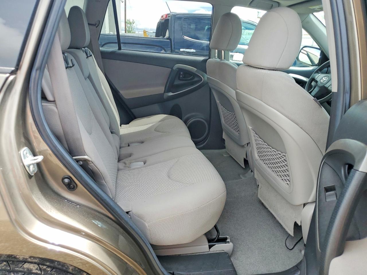 2011 TOYOTA RAV4 BASE photo 21