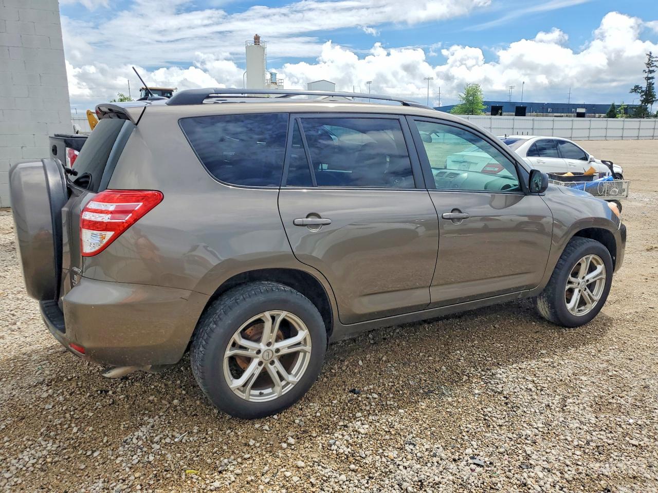 2011 TOYOTA RAV4 BASE photo 5
