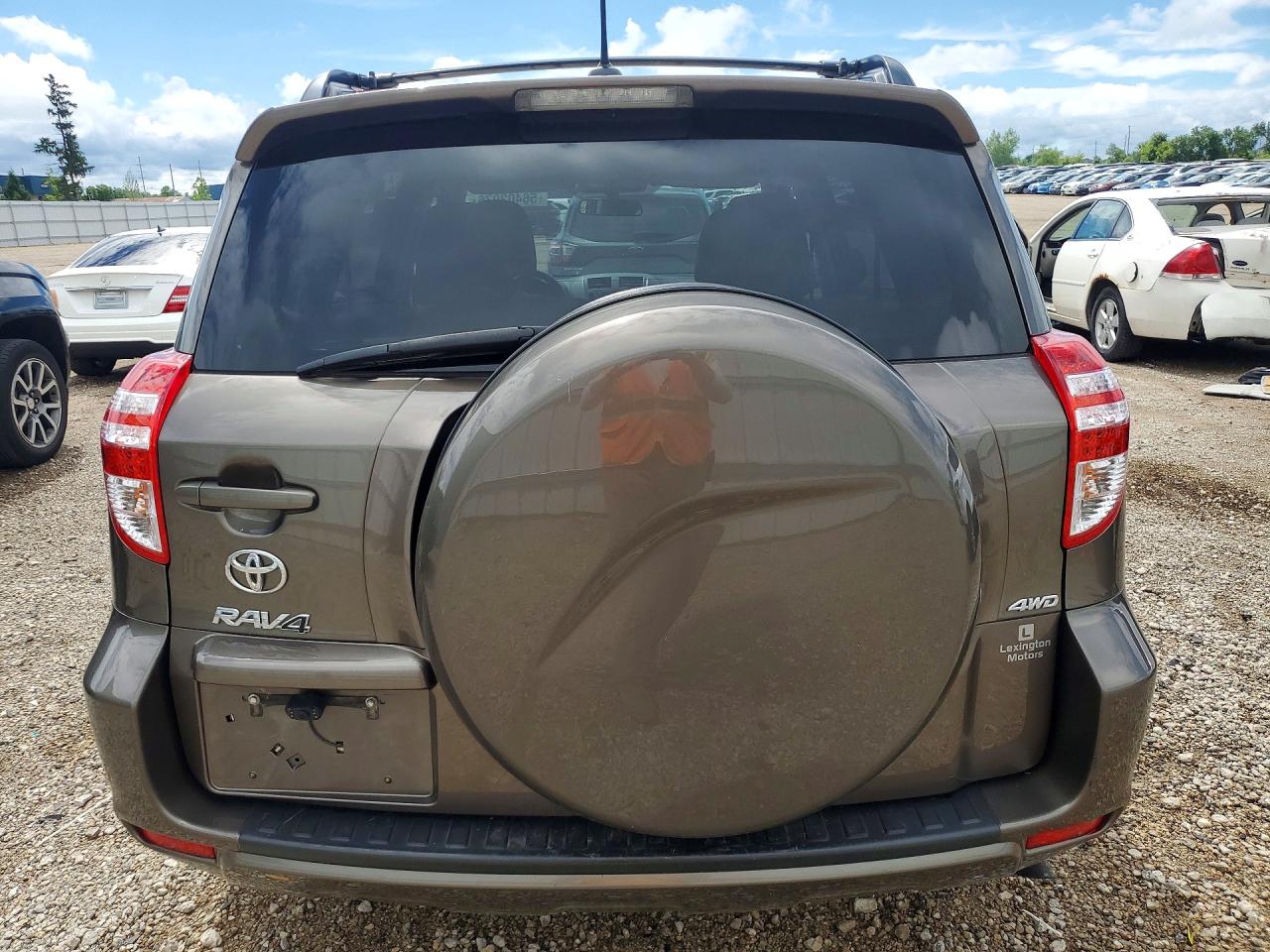 2011 TOYOTA RAV4 BASE photo 11