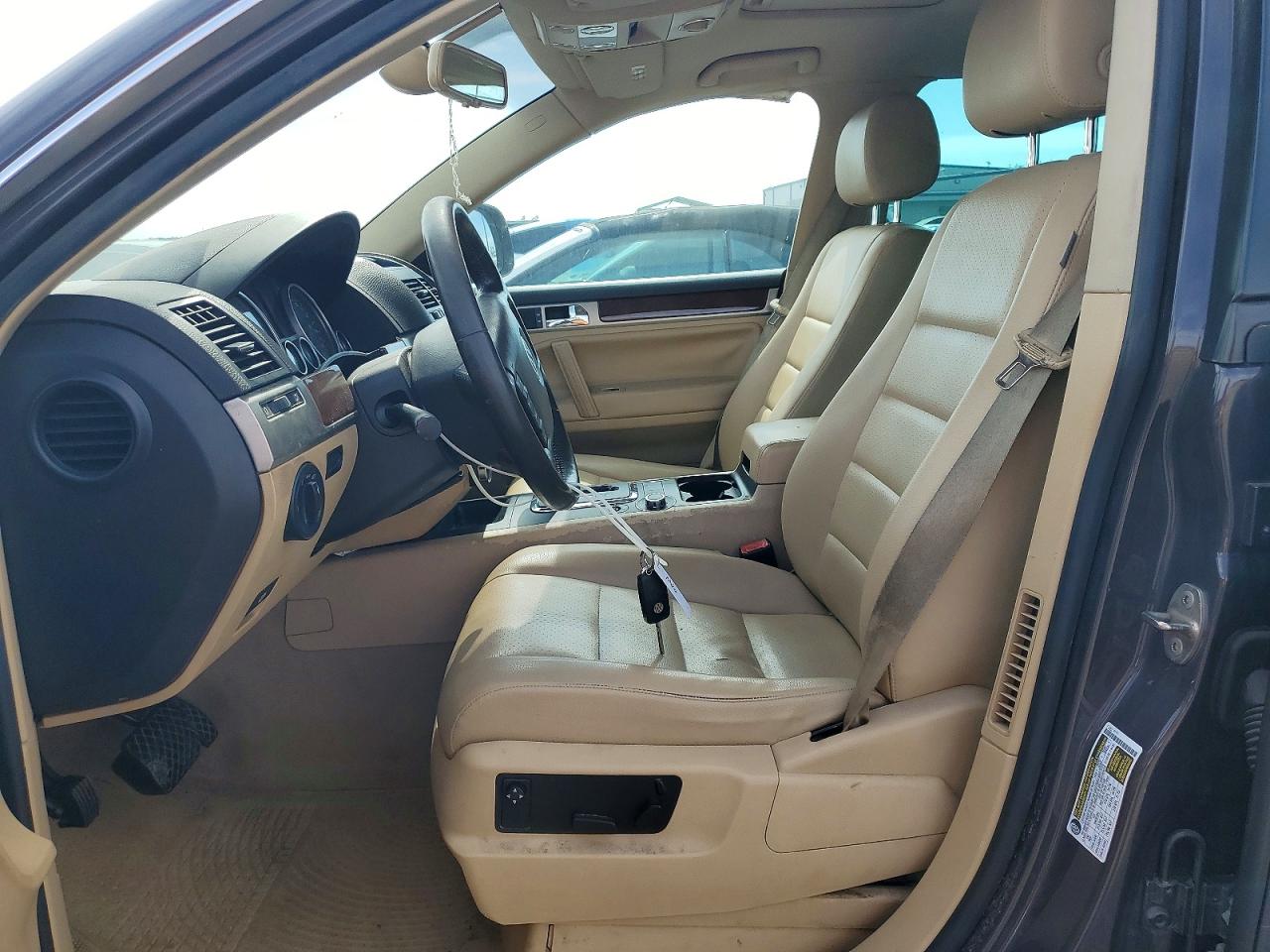 2010 VOLKSWAGEN TOUAREG V6 photo 7