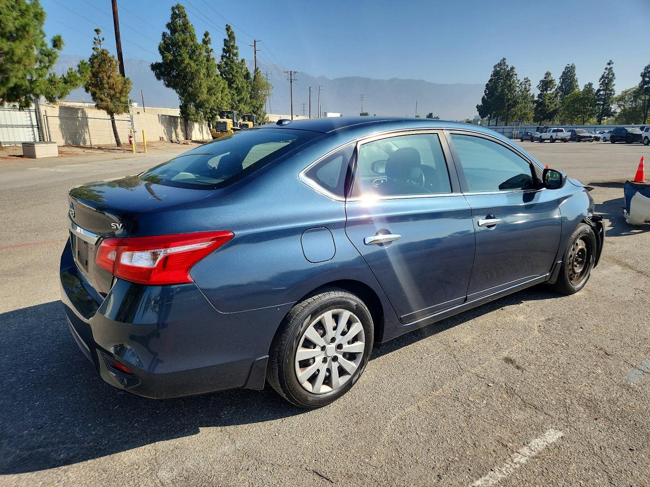 2017 NISSAN SENTRA SV photo 5