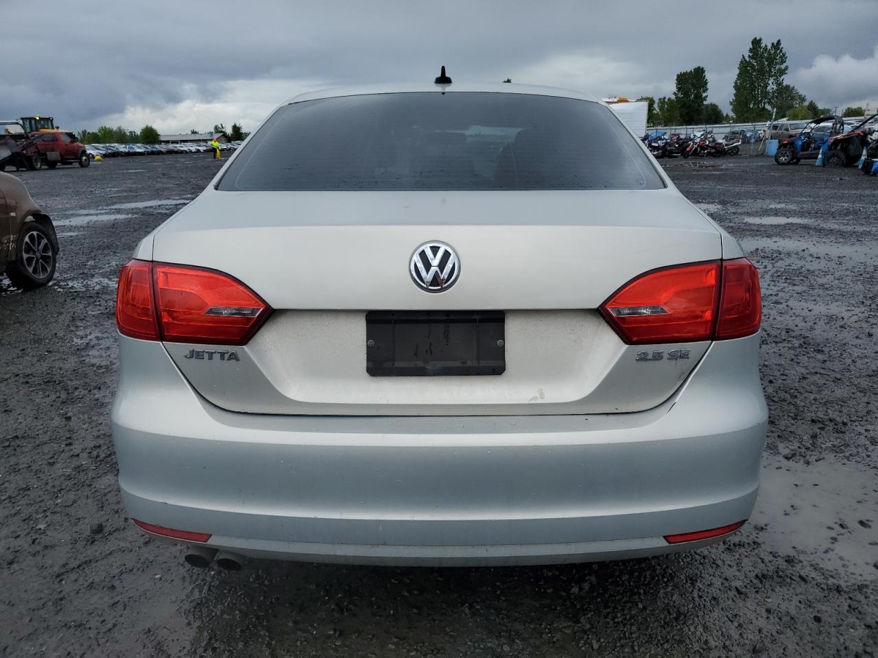 2011 VOLKSWAGEN JETTA SE photo 11