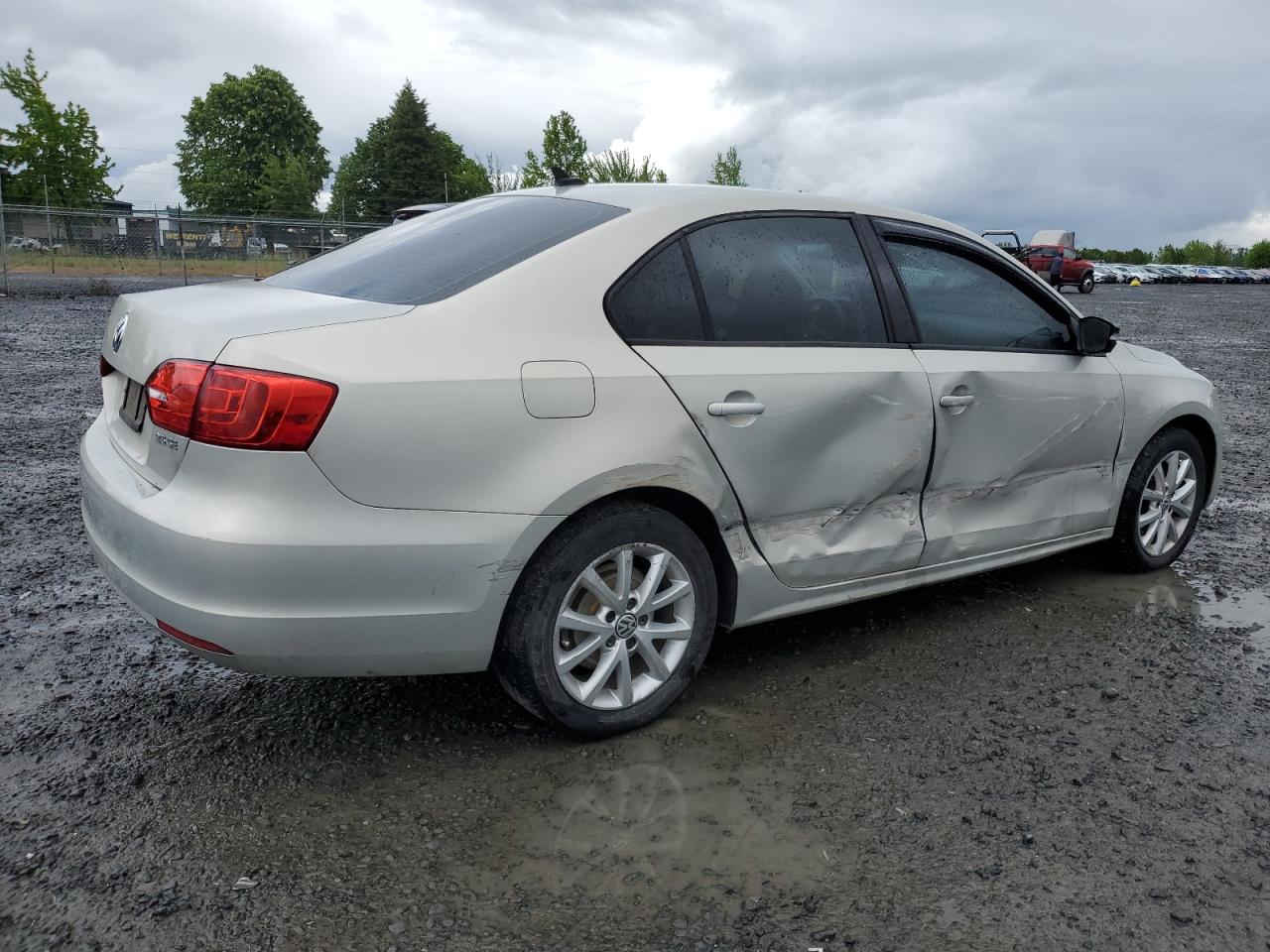 2011 VOLKSWAGEN JETTA SE photo 5