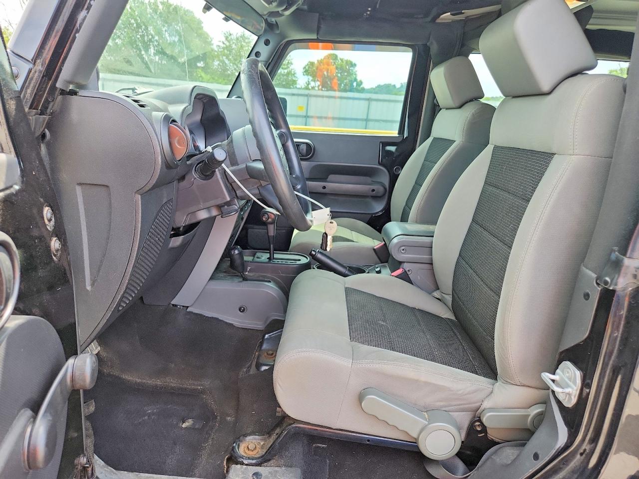 2010 JEEP WRANGLER SPORT photo 19