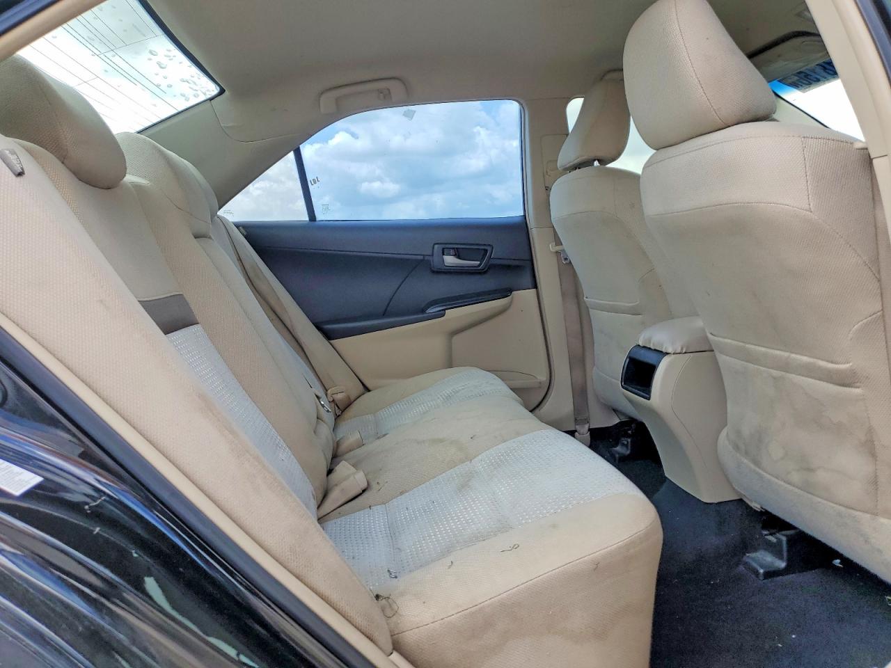 2012 TOYOTA CAMRY LE photo 28