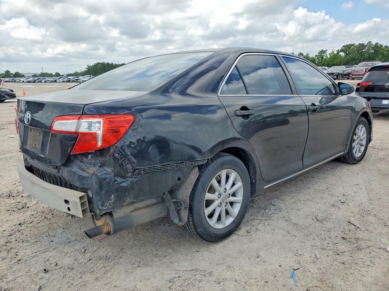 2012 TOYOTA CAMRY LE photo 7