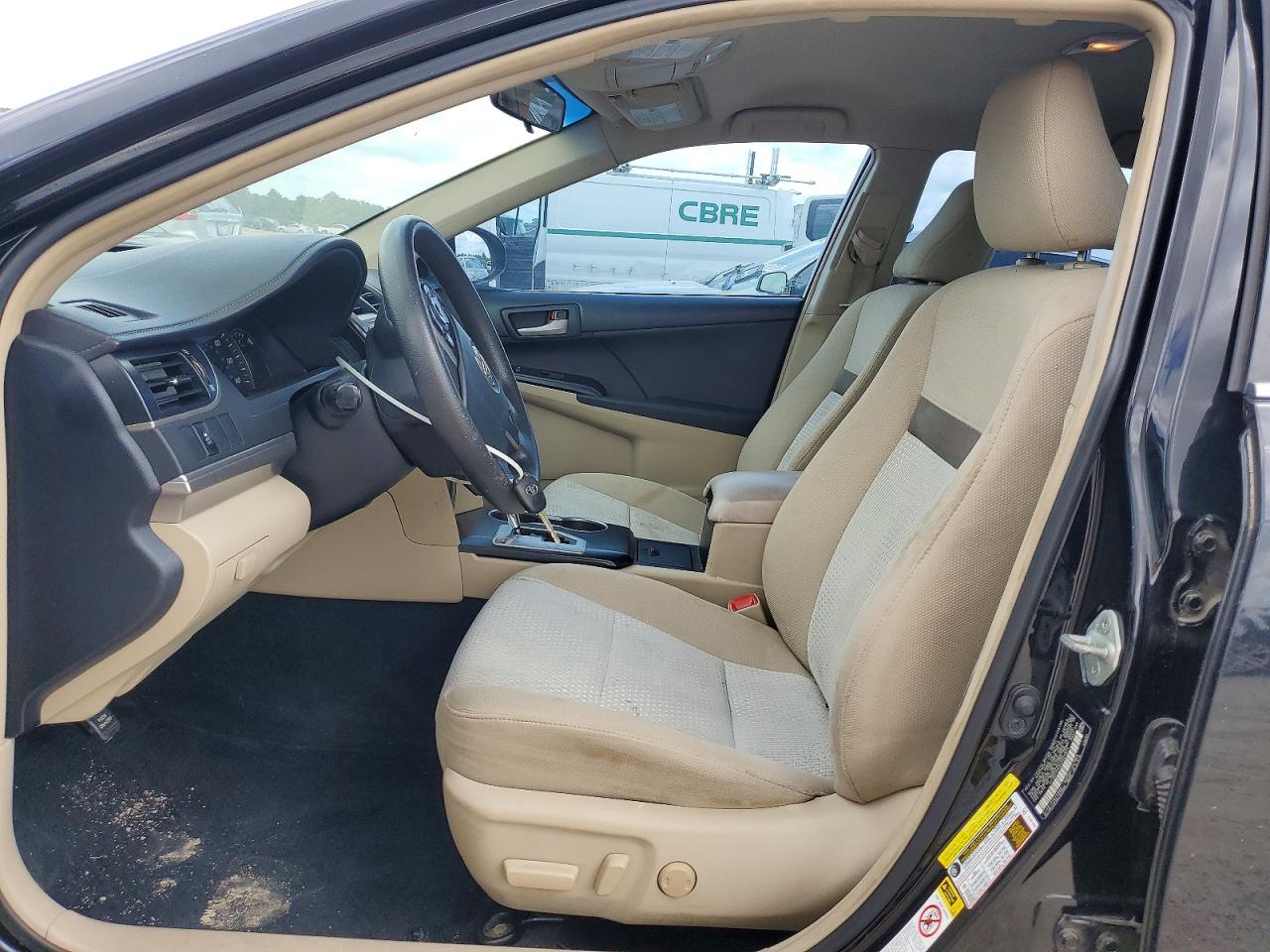 2012 TOYOTA CAMRY LE photo 19