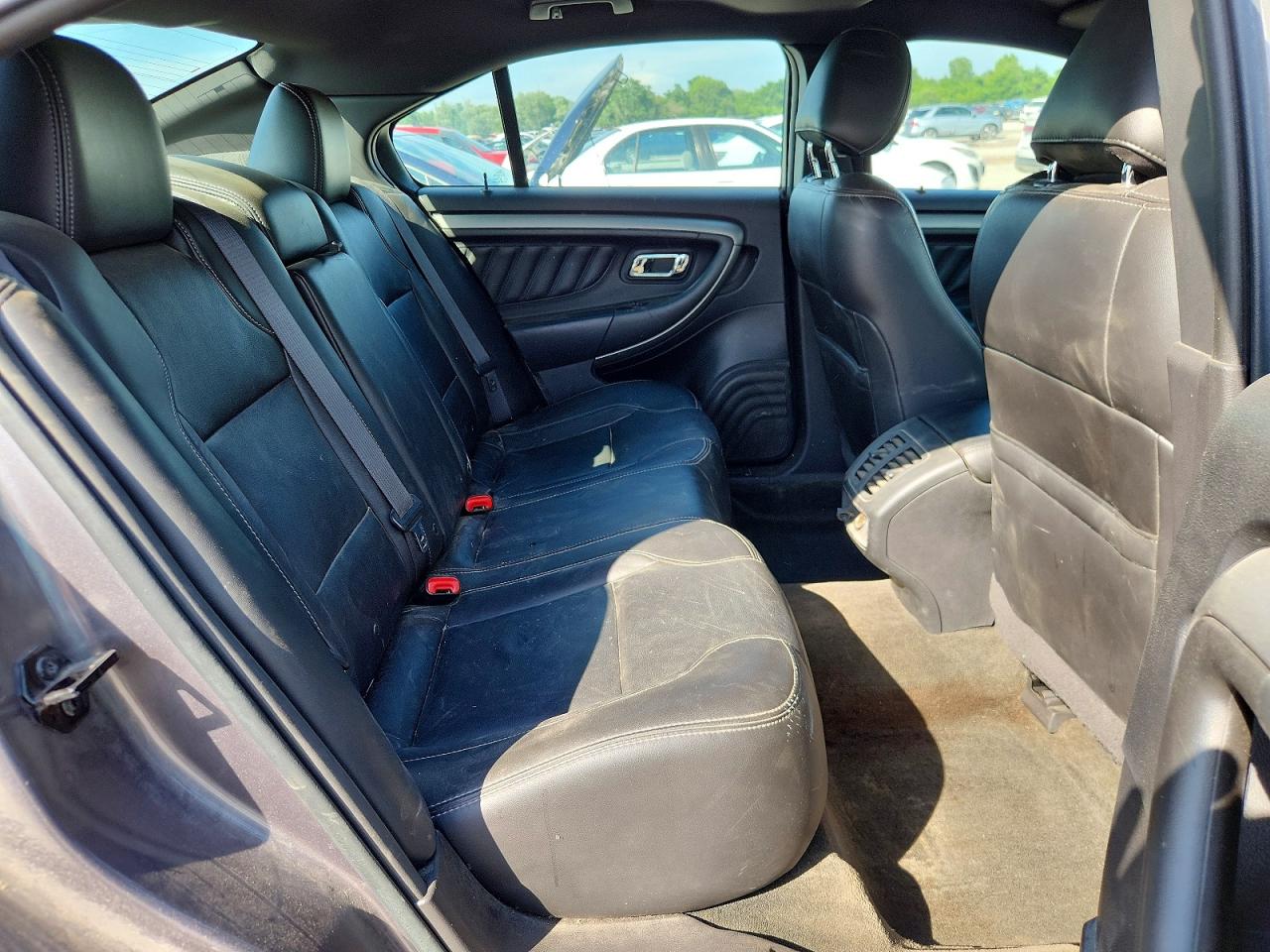 2014 FORD TAURUS SEL photo 19