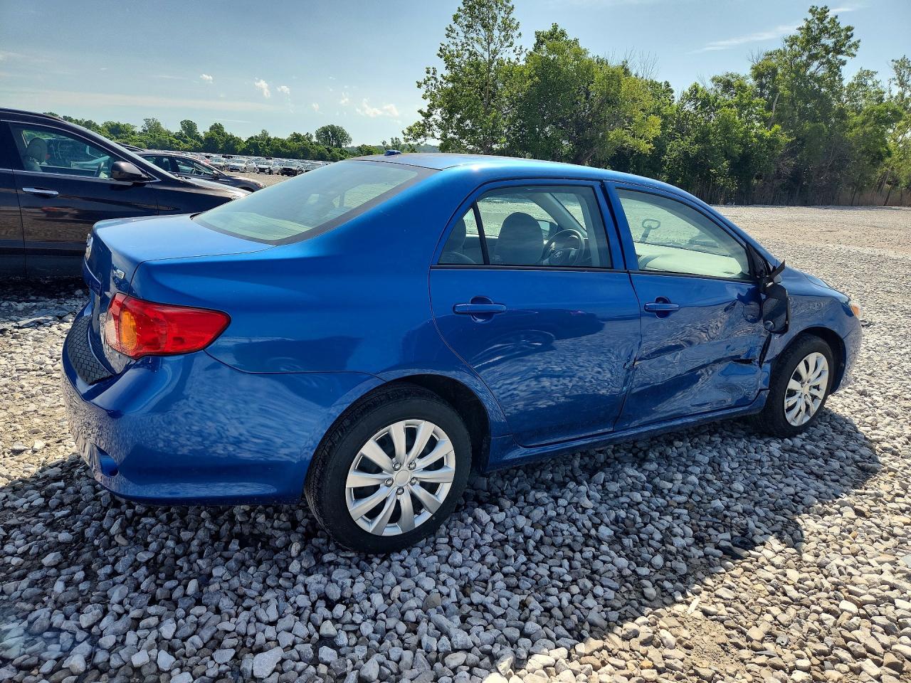 2010 TOYOTA COROLLA LE photo 7