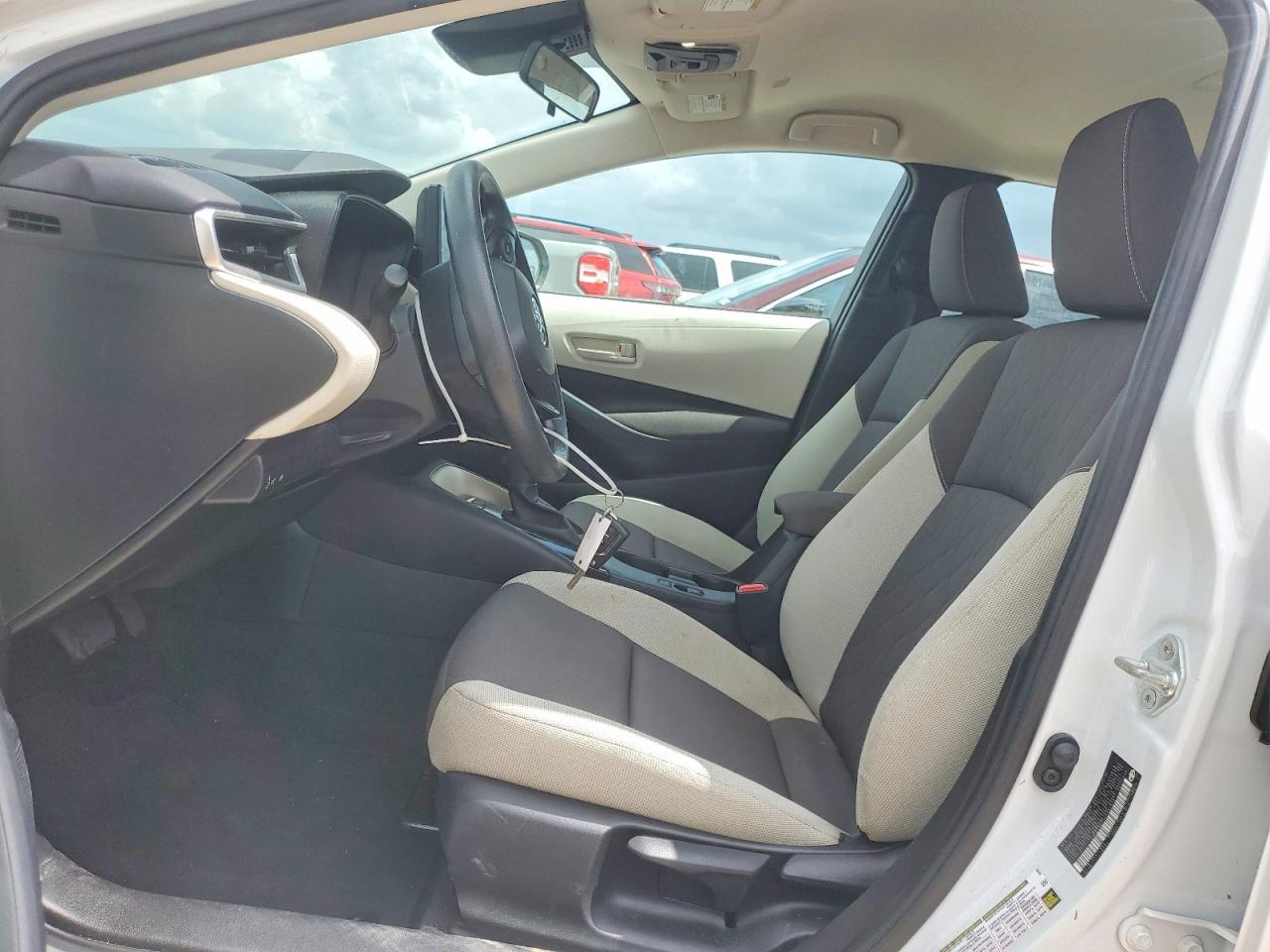 2024 TOYOTA COROLLA LE photo 13