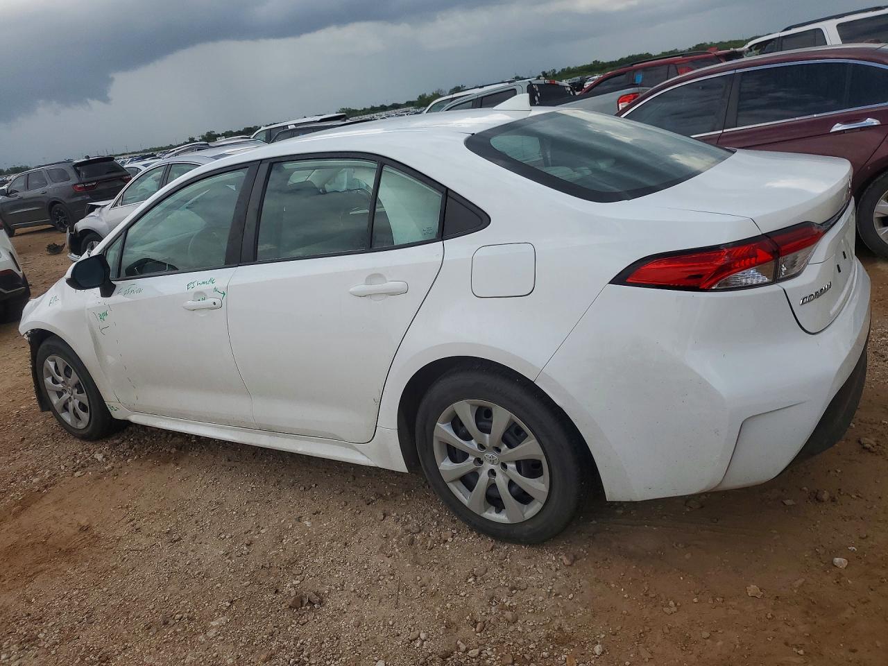 2024 TOYOTA COROLLA LE photo 3