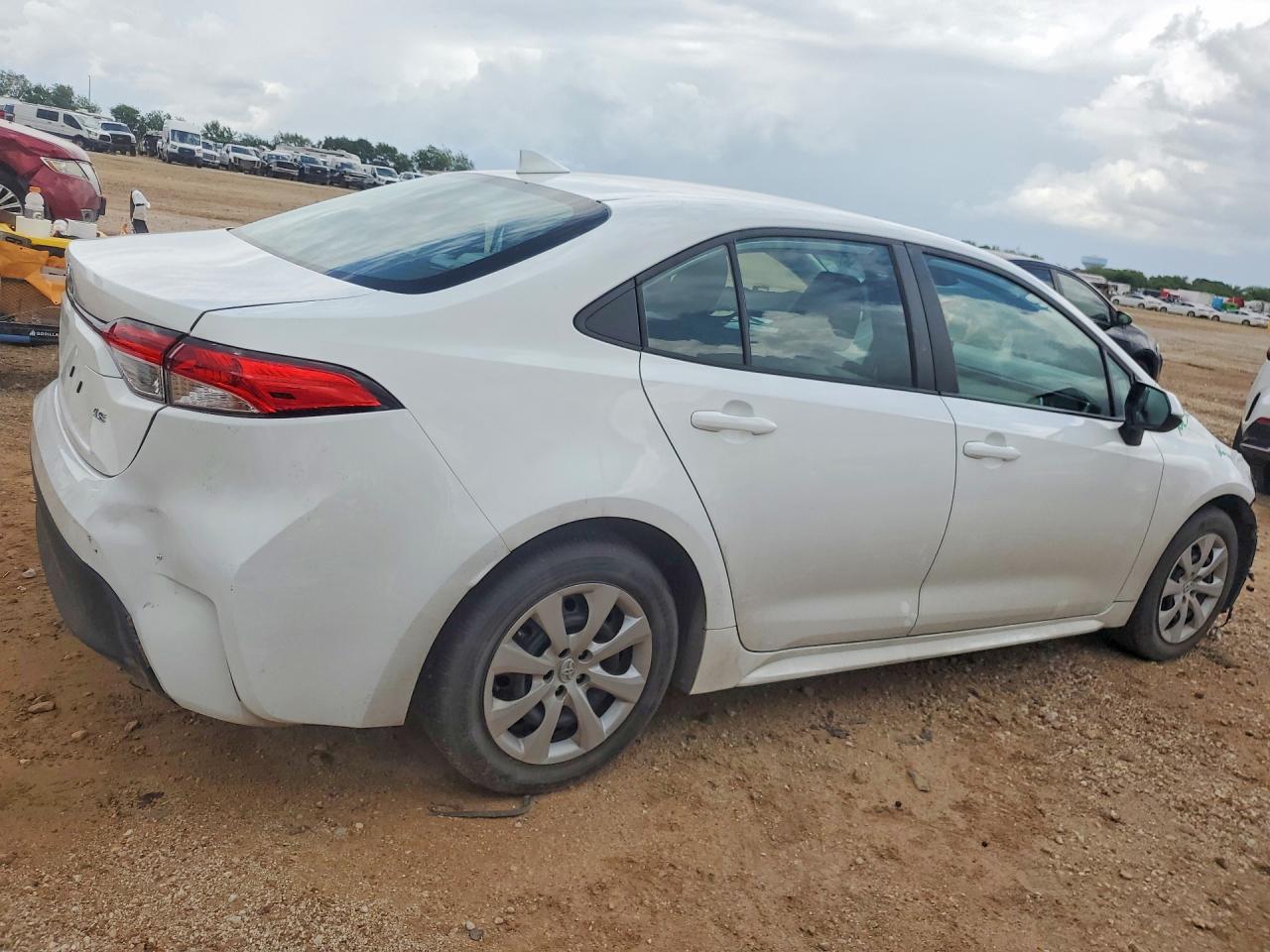 2024 TOYOTA COROLLA LE photo 5