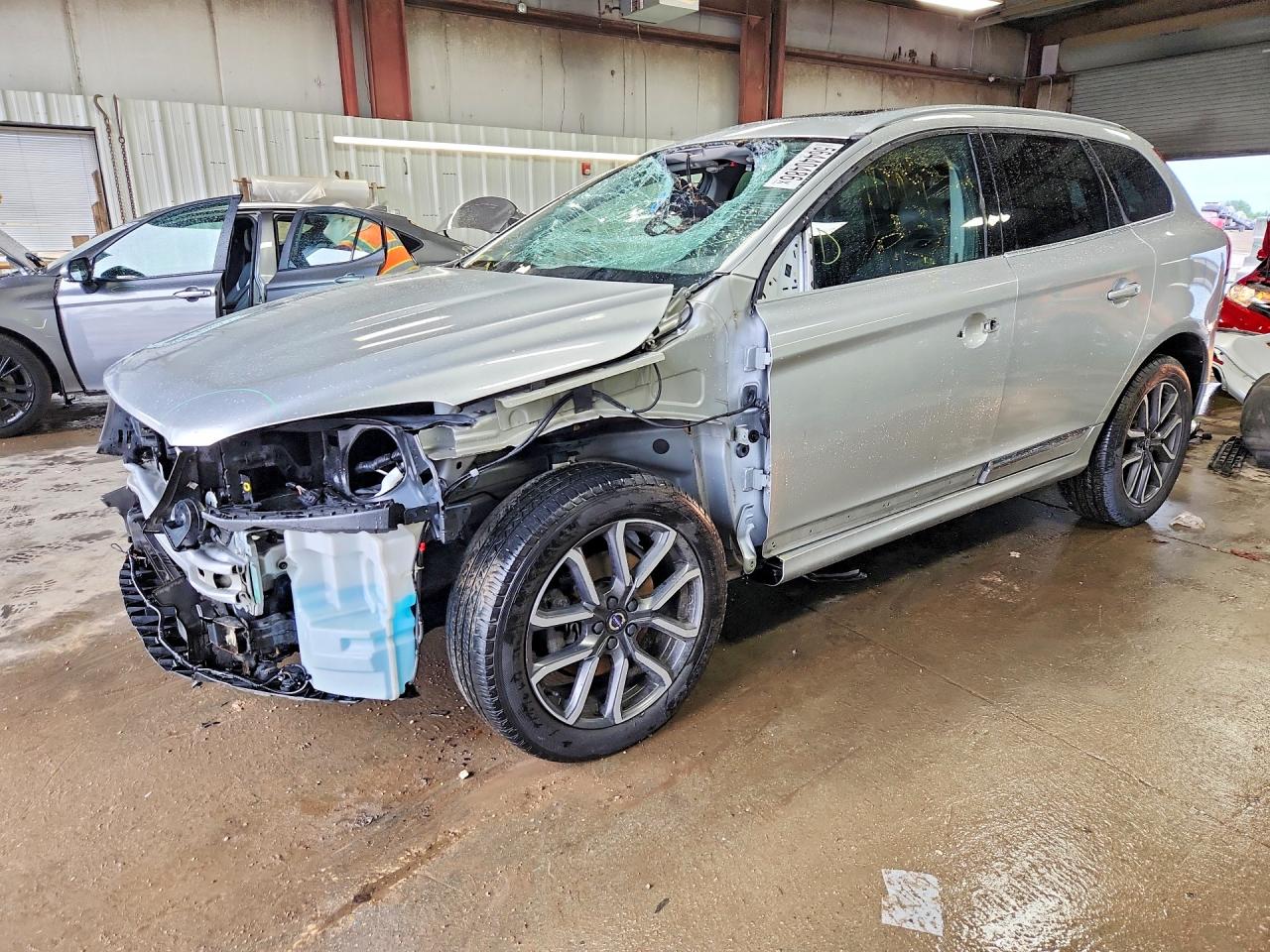 2016 VOLVO XC60
