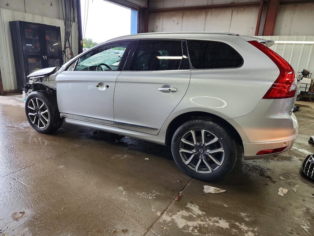 2016 VOLVO XC60 T5 PREMIER photo 4