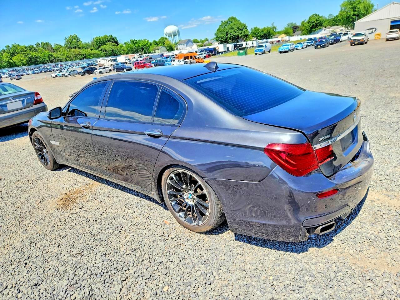 2013 BMW 750 LXI photo 3