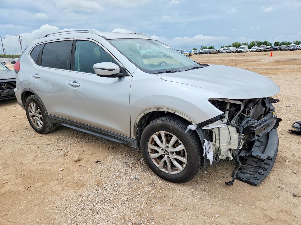 2017 NISSAN ROGUE SV photo 7