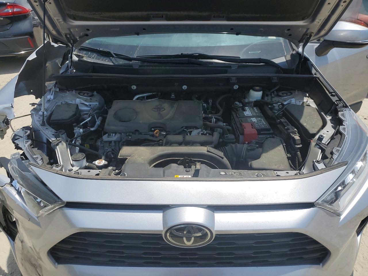 2021 TOYOTA RAV4 XLE photo 23