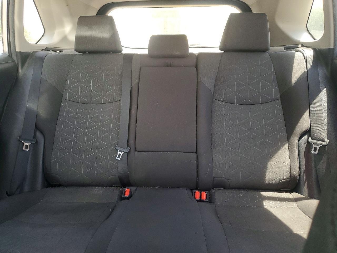2021 TOYOTA RAV4 XLE photo 19
