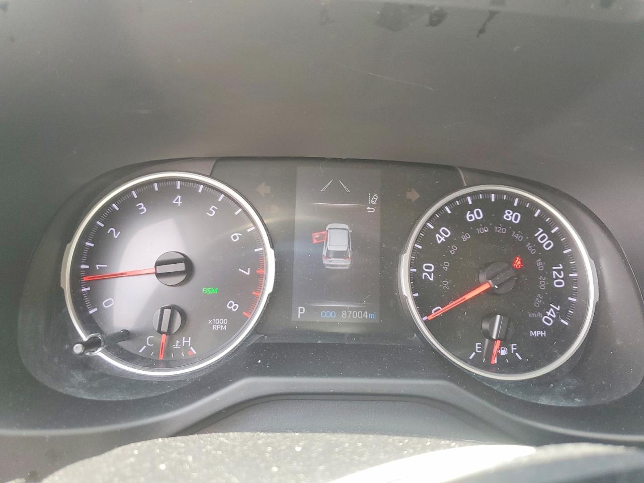 2021 TOYOTA RAV4 XLE photo 17