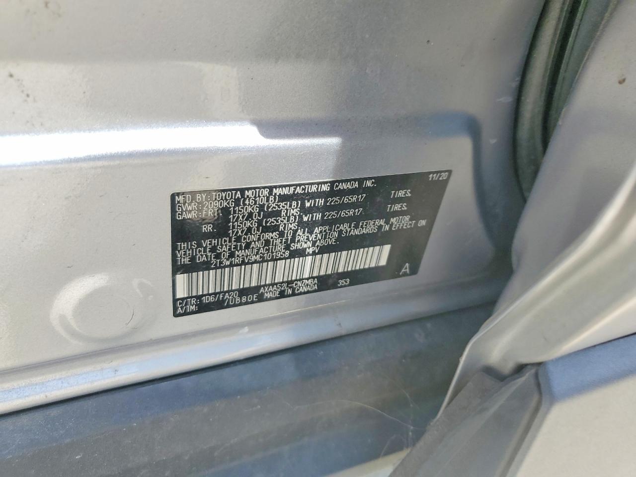 2021 TOYOTA RAV4 XLE photo 25
