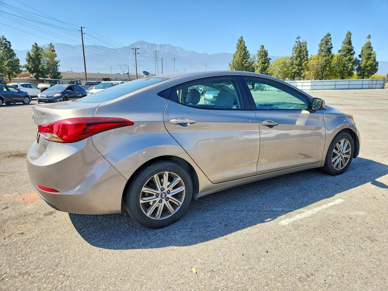 2014 HYUNDAI ELANTRA SE photo 5