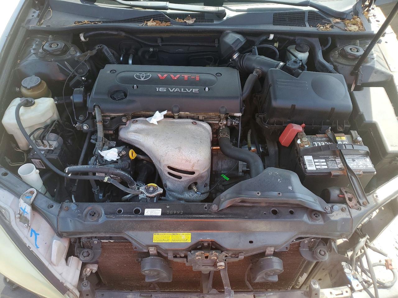 2004 TOYOTA CAMRY LE photo 21
