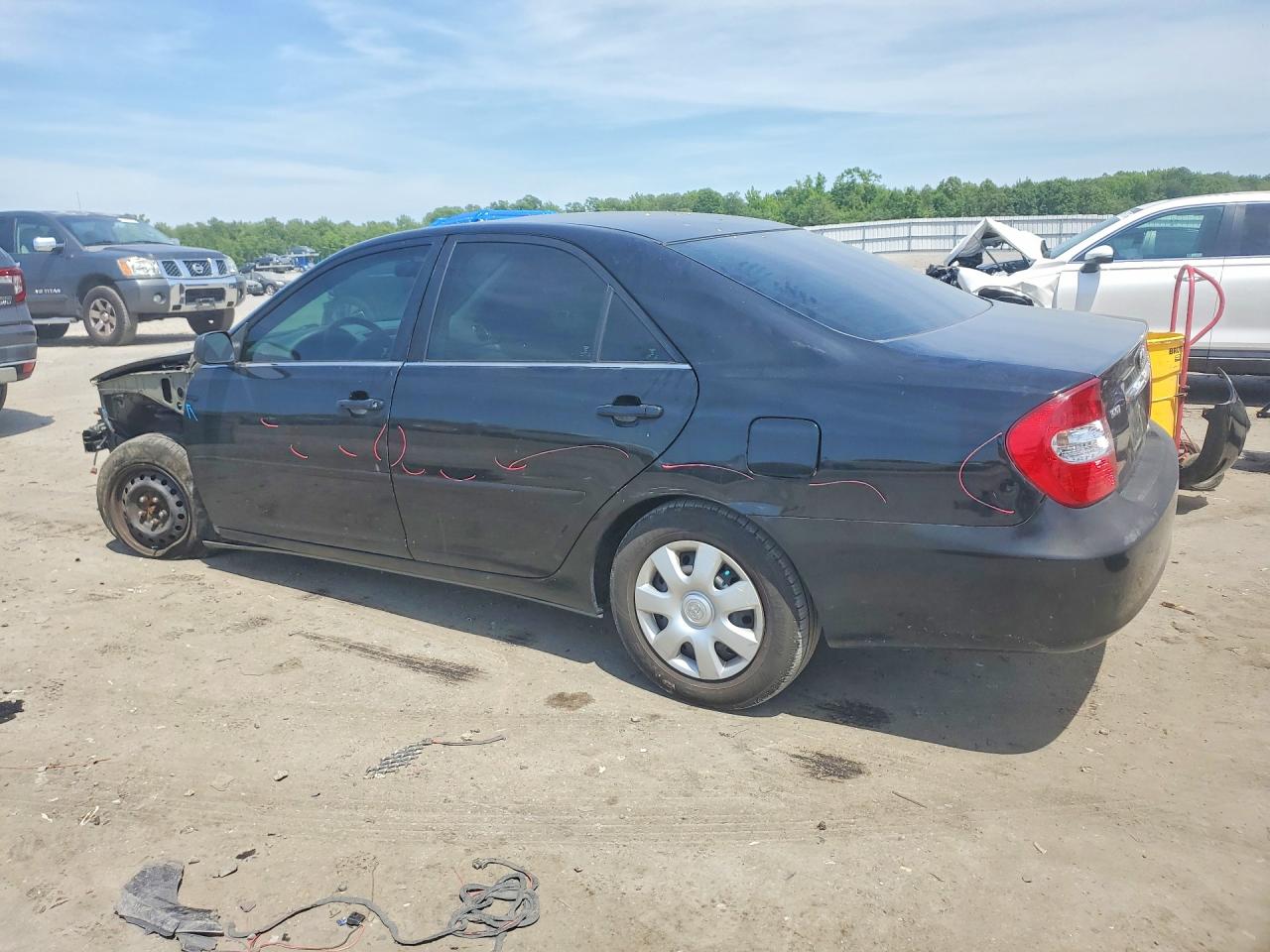 2004 TOYOTA CAMRY LE photo 3