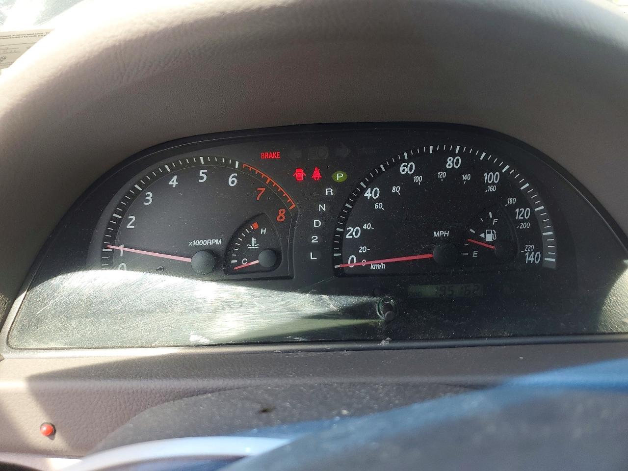 2004 TOYOTA CAMRY LE photo 17