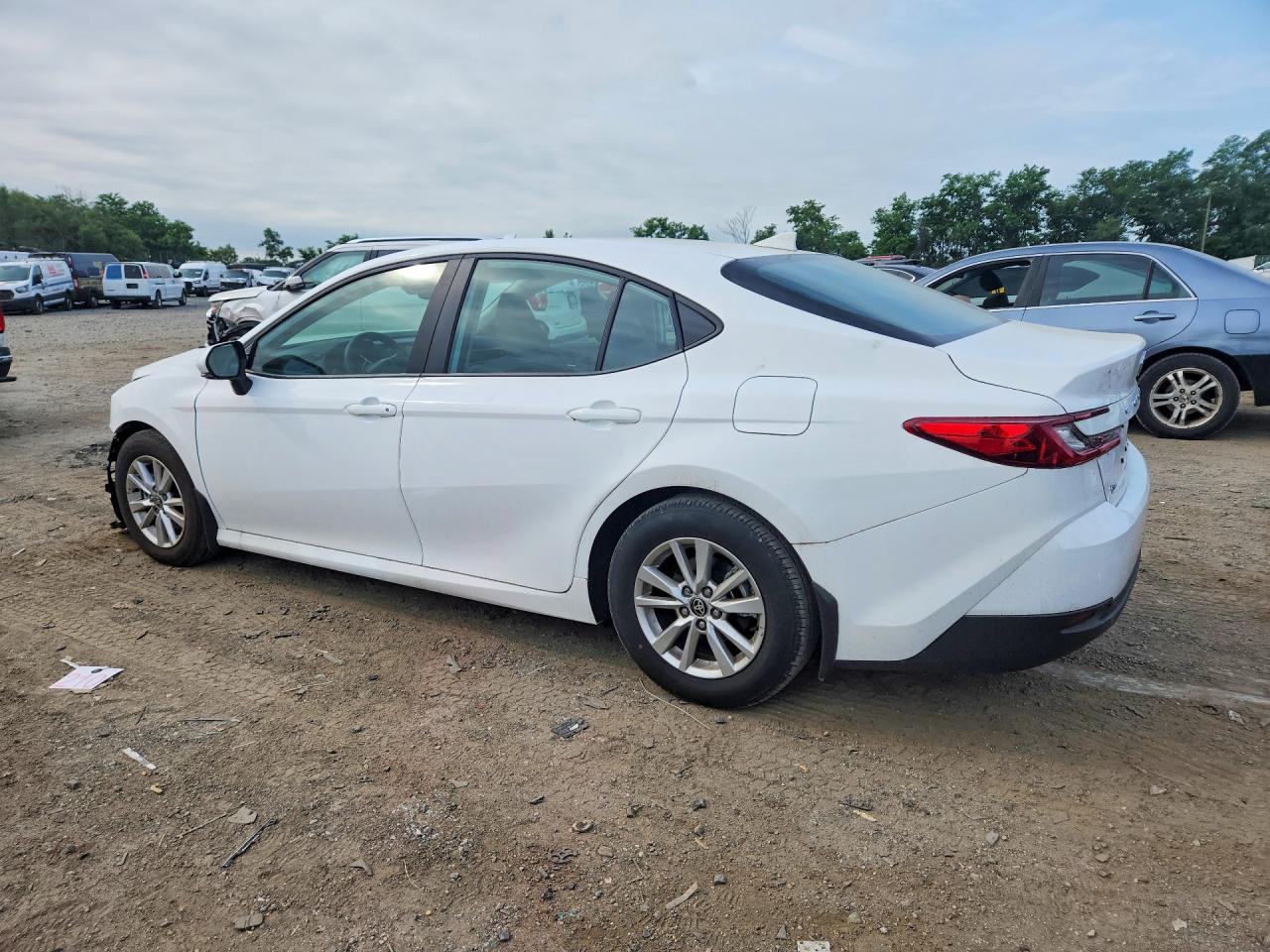 2025 TOYOTA CAMRY LE photo 3