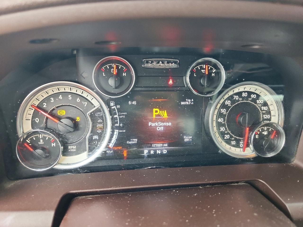 2016 RAM 1500 SLT photo 9
