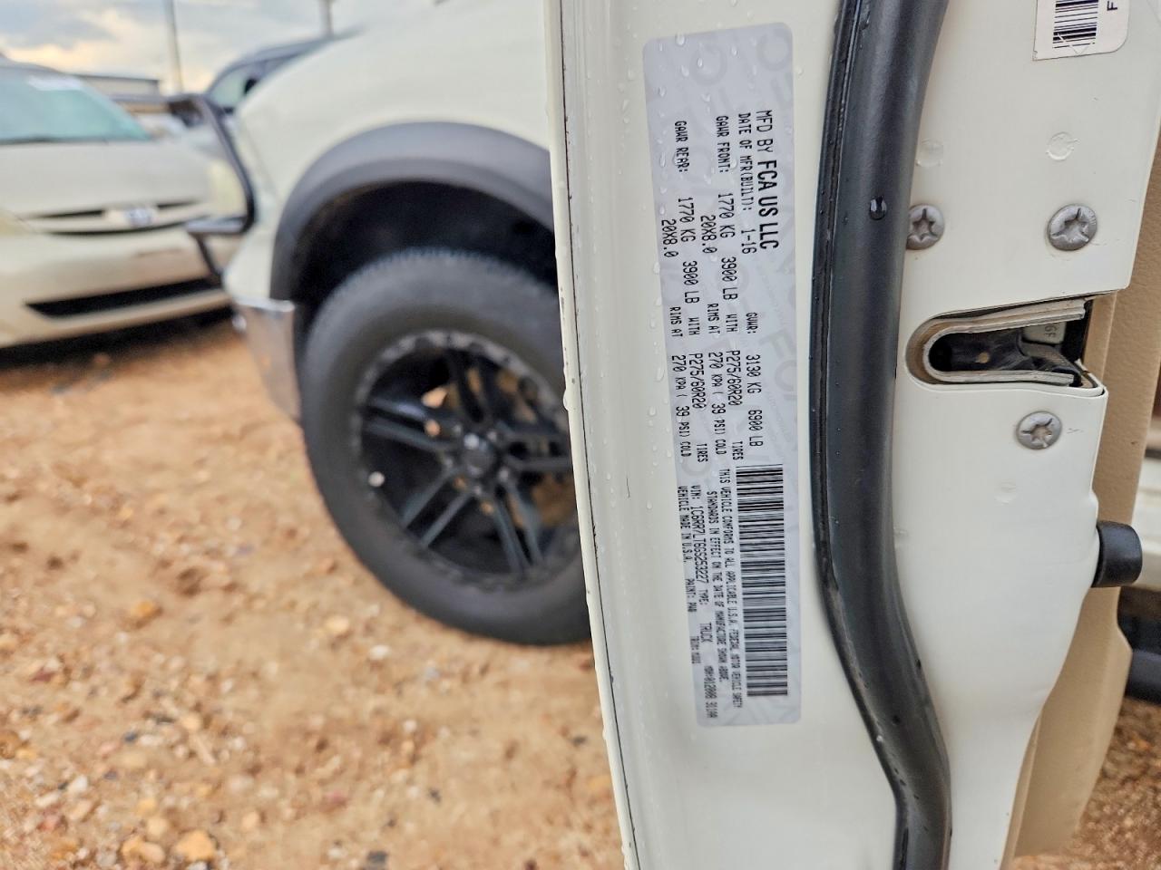 2016 RAM 1500 SLT photo 12