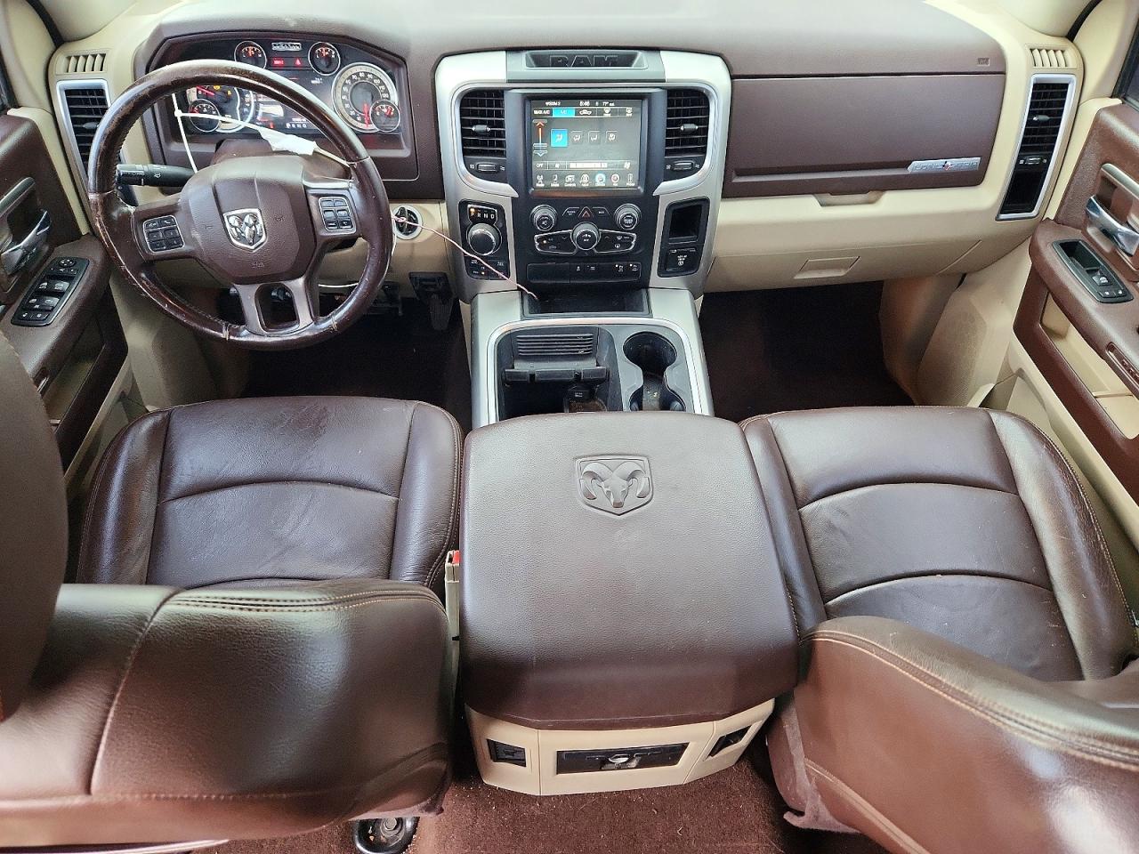 2016 RAM 1500 SLT photo 8