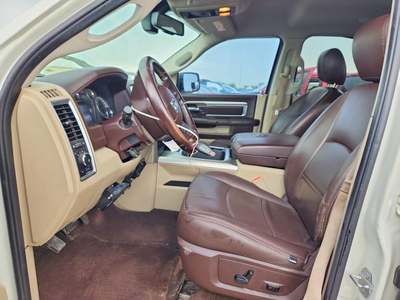 2016 RAM 1500 SLT photo 7
