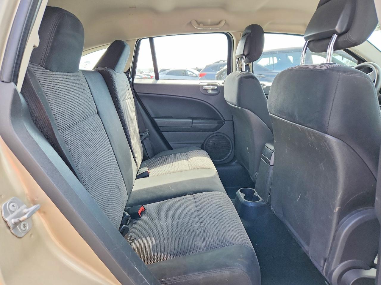 2010 DODGE CALIBER SXT photo 21